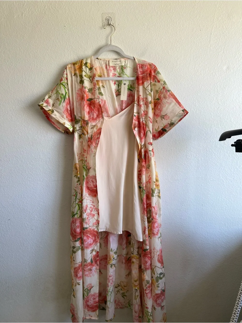 Anthropologie Exquise Tobie Maxi Dress
Color Cream and Pink Size S - Picture 7 of 14